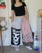 Load image into Gallery viewer, Misfit (XL-3XL)
